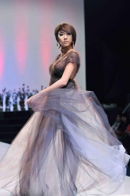 Anh Thư, Thanh Hằng, Ngọc Quyên, váy dài, đầm dạ hội, thời trang