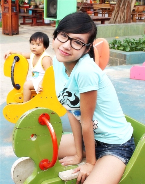 Elly Trần, Sao Việt, Độc thân làm mẹ, Phim Việt