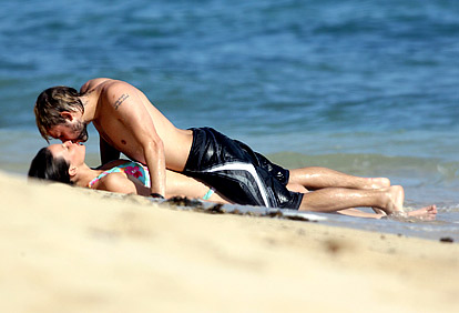  Tình tứ, bãi biển, Selena Gomez & Justin Bieber, Heidi Klum & Seal, Cy Waits & Paris Hilton, chuyện của sao,  