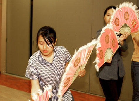 Sự kiện văn hóa, Việt Nam, Tokyo, Đây Việt Nam 2011, Nhảy sạp Việt, múa nón quai thao