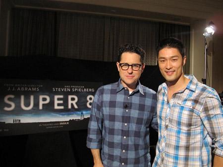 Johnny Trí Nguyễn, Sao Việt, Super 8, Singapore