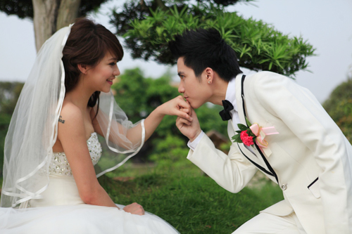 Khắc Việt, Lee Balan, Yêu lại từ đầu, Sao Việt