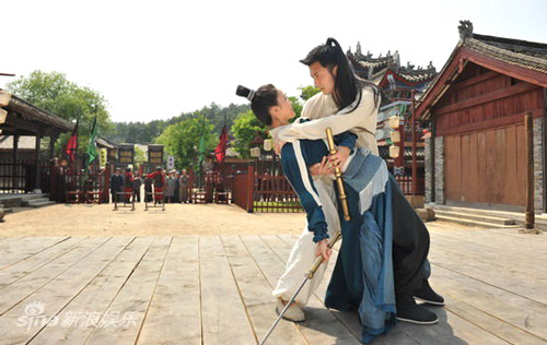 Trương Gia Huy, Tạ Đình Phong, Huỳnh Dịch, Thái Trác Nghiên, Khách sạn thần tài, Sao Hoa ngữ, Phim hài