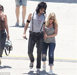 Katy Perry, Russell Brand, Sao ca nhạc, Chuyện của sao