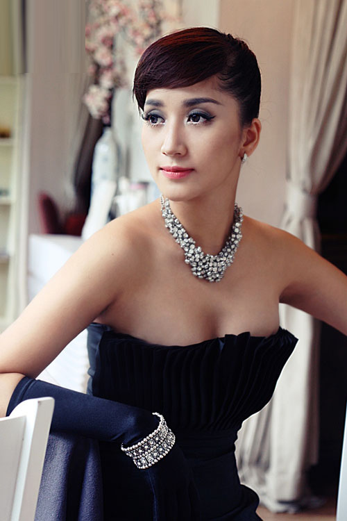 Khánh Thi, Thủy Tiên, Bước nhảy hoàn vũ, Chuyện của sao