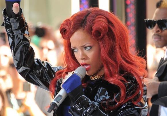 Rihanna, Sao ca nhạc, Chuyện của sao, Man Down