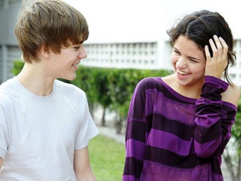 Selena Gomez, Justin Bieber, Sao ca nhạc, Chuyện tình sao