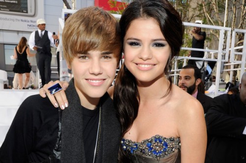 Selena Gomez, Justin Bieber, Sao ca nhạc, Chuyện tình sao