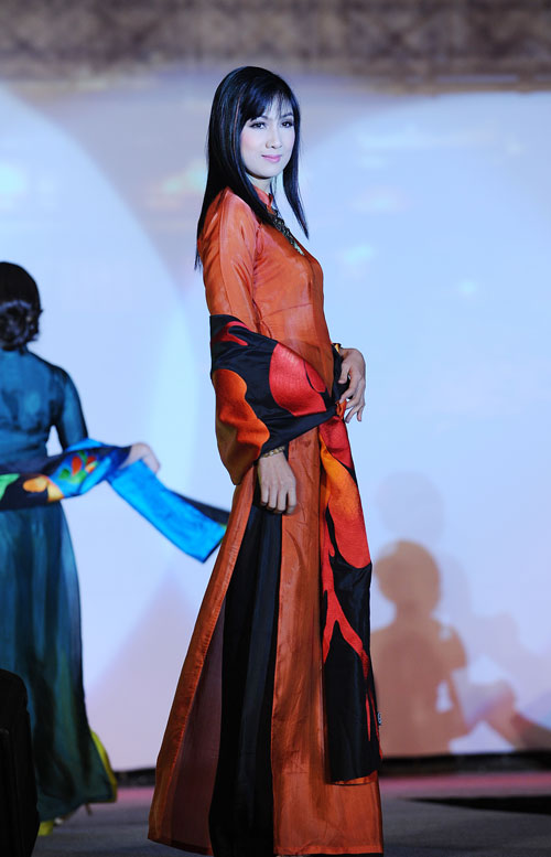 Giáng My, Áo dài, Mai thu Huyền, Hiền Mai, Thanh Mai, Thời trang sao Việt, Áo dài cách điệu, Thời trang