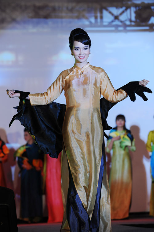 Giáng My, Áo dài, Mai thu Huyền, Hiền Mai, Thanh Mai, Thời trang sao Việt, Áo dài cách điệu, Thời trang