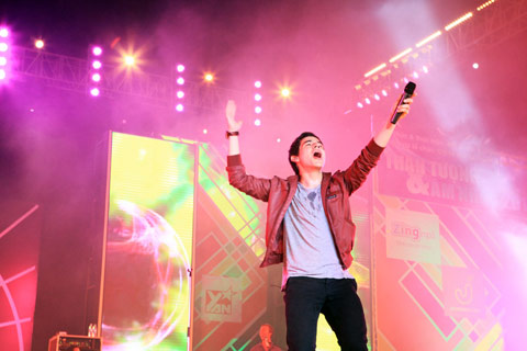 Idol Music Event 2011, David Archuleta, Á quân American Idol, Hồ Ngọc Hà, Văn Mai Hương, Uyên Linh, Noo Phước Thịnh