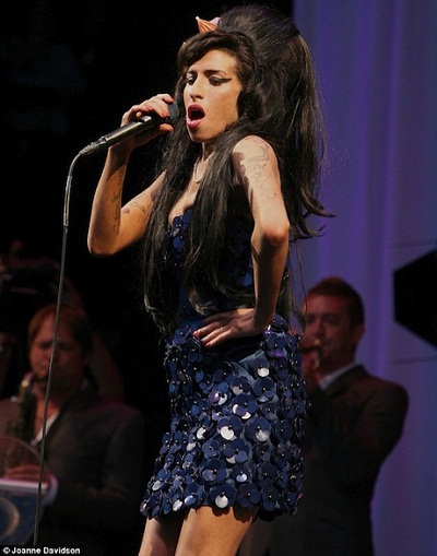 Amy Winehouse, Sao ca nhạc, Chuyện của sao, Sao đột tử