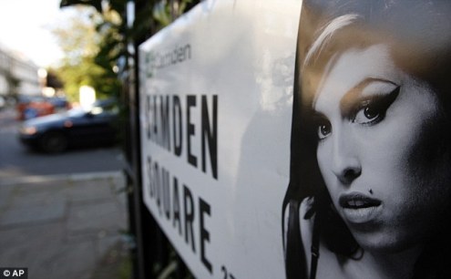 Amy Winehouse, Sao ca nhạc, Chuyện của sao, Sao đột tử