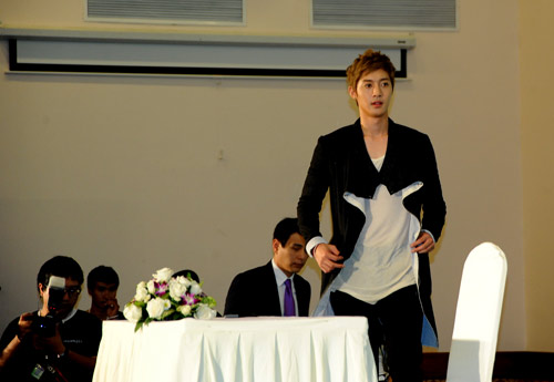Kim Hyun Joong, Mỹ nam Hàn, Vườn sao băng, Kbiz