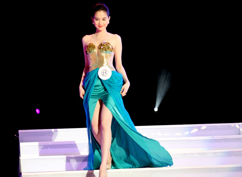 Thời trang dạ hội, Ngọc Trinh, Hoa hậu, Váy dạ hội, Thời trang, Jennifer Phạm, Phan Như Thảo