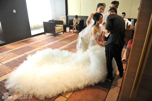 Đổng Tuyền, Cao Vân Tường, Sao Hoa ngữ, Đám cưới sao, Chuyện của sao