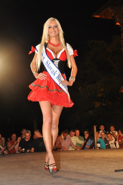 Hoa hậu Siêu quốc gia, Cuộc thi sắc đẹp, Ảnh đẹp hoa hậu, Miss Supranational 2011, Trang phục dân tộc