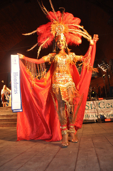 Hoa hậu Siêu quốc gia, Cuộc thi sắc đẹp, Ảnh đẹp hoa hậu, Miss Supranational 2011, Trang phục dân tộc