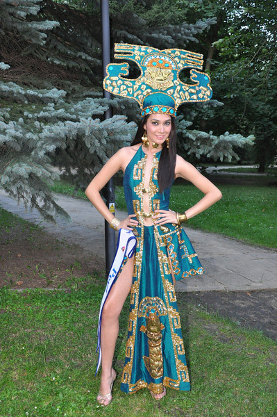 Hoa hậu Siêu quốc gia, Cuộc thi sắc đẹp, Ảnh đẹp hoa hậu, Miss Supranational 2011, Trang phục dân tộc