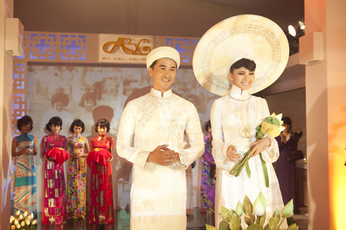 Ngọc Trinh, Đêm thời trang ABC, Trình diễn thời trang, Hoa hậu, Thời trang sao, Người đẹp, Thời trang