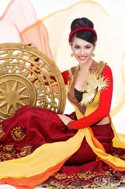 Vũ Hoàng My, Hoa hậu hoàn vũ, Miss Universe 2011, Trang phục truyền thống, Tinh Hoa Việt, NTK Thuận Việt