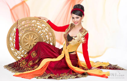 Vũ Hoàng My, Hoa hậu hoàn vũ, Miss Universe 2011, Trang phục truyền thống, Tinh Hoa Việt, NTK Thuận Việt