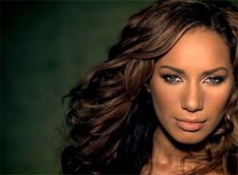 Leona Lewis,Quán quân X Factor,Dennis Jauch,sao Hollywood du lịch Hội An