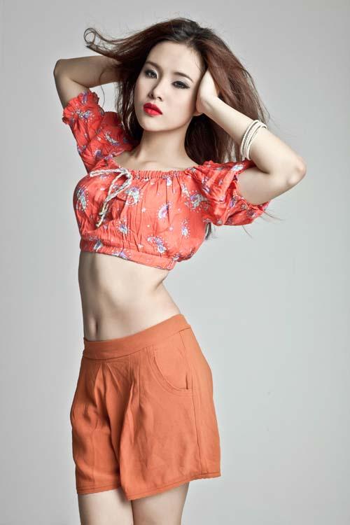 Thời trang mùa thu, Thời trang nữ, Áo lệch vai, Kính nữ, Váy, Thời trang