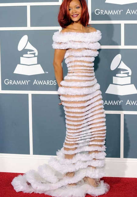 Abbey Crouch, Rihanna, Daisy Lowe, Thời trang trong suốt, Siêu mẫu, Váy trong suốt, Xu hướng thời trang, Xu hướng, Mốt, Thời trang