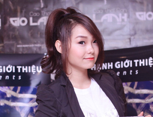 Minh Hằng, Đêm mỹ nhân, Váy ren, Chuyện của sao