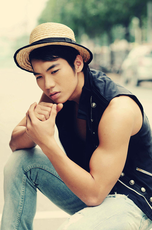 Trương Nam Thành, Manhunt International 2011, Siêu mẫu, Siêu mẫu nam