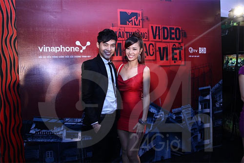 Uyên Linh lại ‘chạm trán’ Văn Mai Hương, Ca nhạc - MTV, Uyen Linh, Van mai Huong, Vietnam Idol 2010, Giai thuong video nhac viet, Ca si, Am nhac viet, Tin giai tri, Tin tuc