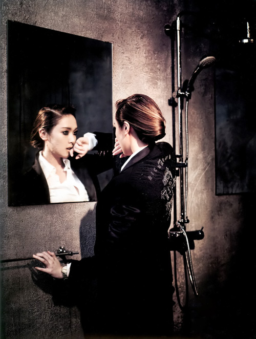 Jessica (SNSD) rơi lệ trên CéCi