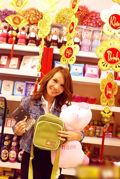 Sao Việt,Anh Quân,Uyên Linh,Phương Thanh,Jennifer Phạm,Yến trang
