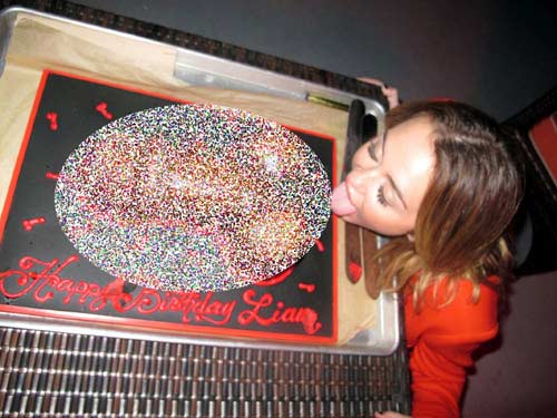 scandal,showbiz hàn,showbiz hoa ngữ,showbiz thế giới,Miley Cyrus,Shy’m,Emma Watson