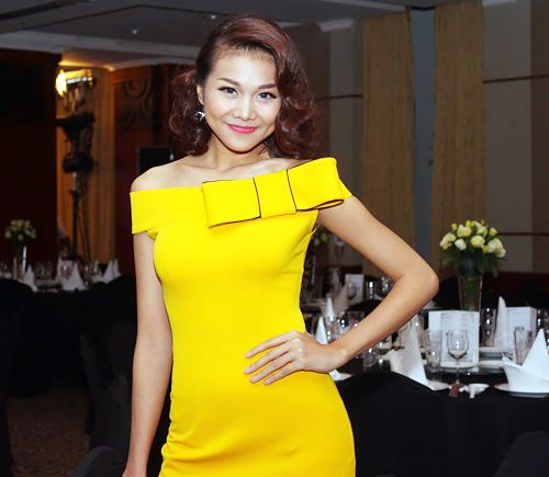 Thanh Hằng,đẹp,thời trang,váy màu vàng,người mẫu,gợi cảm,Trang Trần