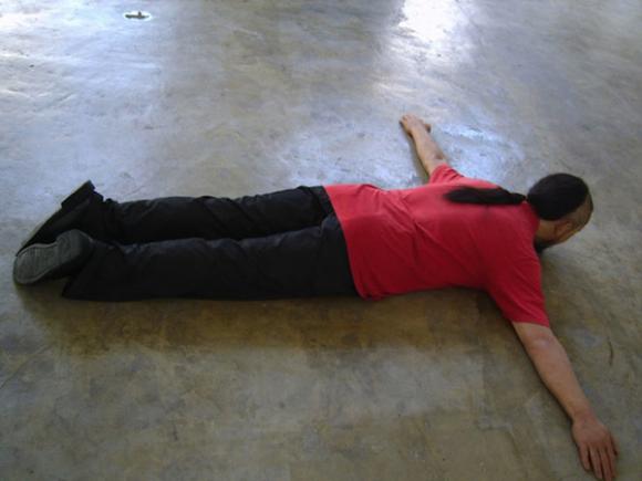 Chuyện lạ,chuyện lạ thế giới,phi thường,kỳ quặc,liếm đất