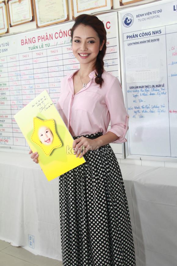 Jennifer Phạm,Sao làm từ thiện,Hoa hậu