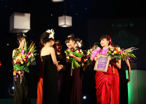 Miss Vinh qua ảnh,miss vinh,Trần Hà Uyên