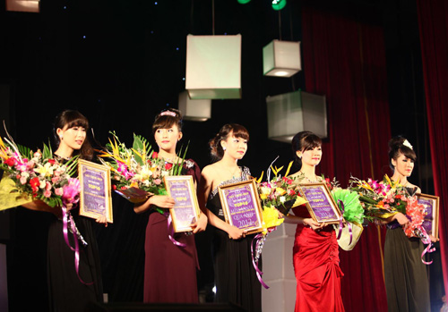 Miss Vinh qua ảnh,miss vinh,Trần Hà Uyên