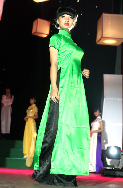 Miss Vinh qua ảnh,miss vinh,Trần Hà Uyên