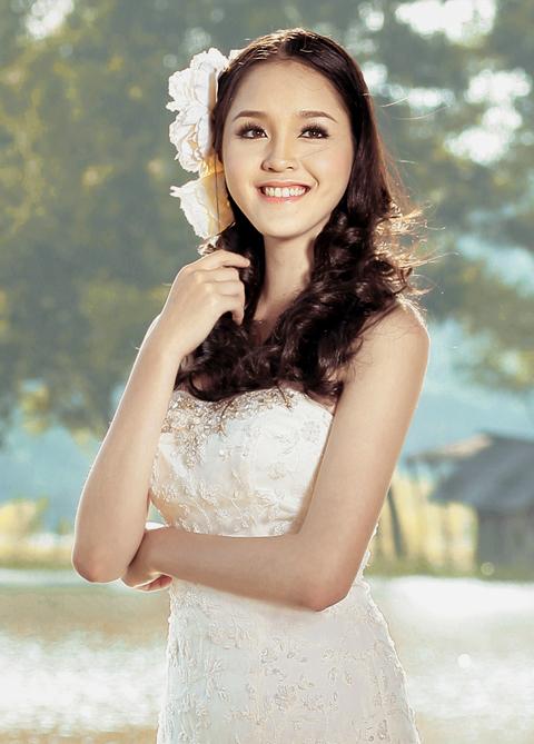 Á hậu hoàng anh,á hậu việt nam 2012