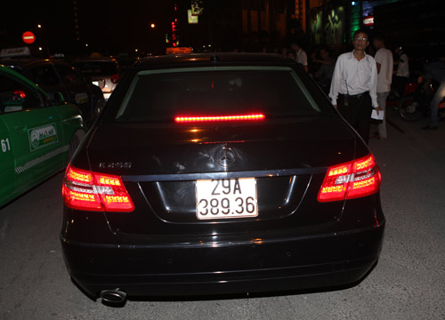 Kim Lee,Mercedes E250,siêu xe