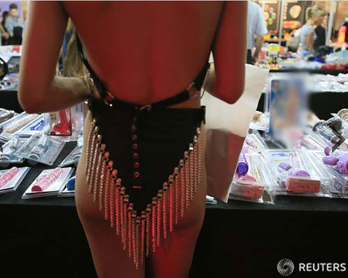 Chuyện lạ,chuyện lạ thế giới,phi thường,kỳ quặc,hội chợ đồ chơi người lớn