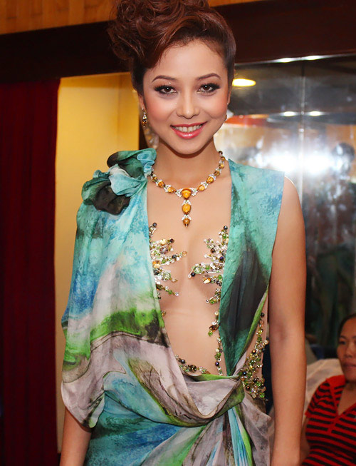 hoàng yến,ngọc trinh,anh thư,thanh hằng,sao việt