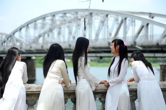 thiếu nữ việt,áo dài