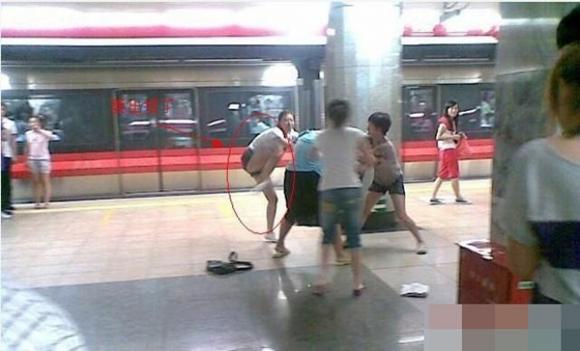 ảnh vui,ảnh cười,thư giãn,hài hước,ảnh tếu,phụ nữ lộ hàng