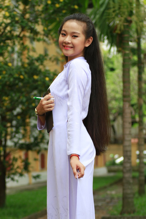 Tam Triều Dâng,bản sao angela phương trinh