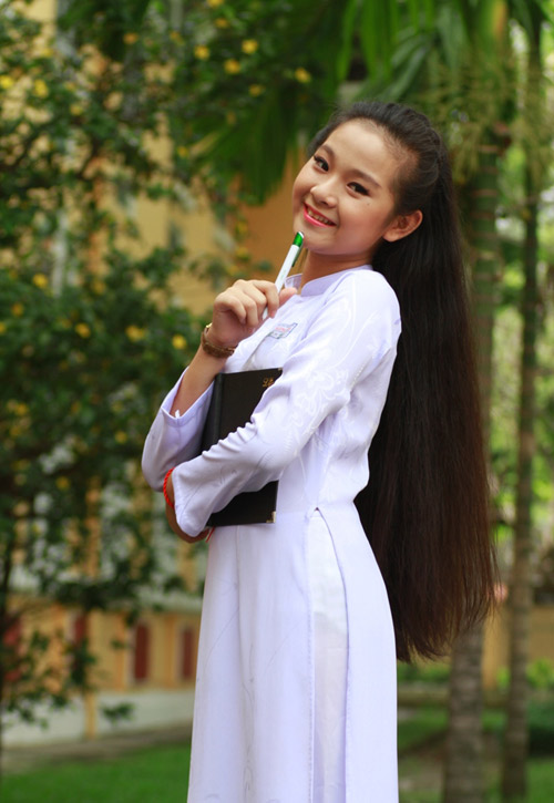Tam Triều Dâng,bản sao angela phương trinh