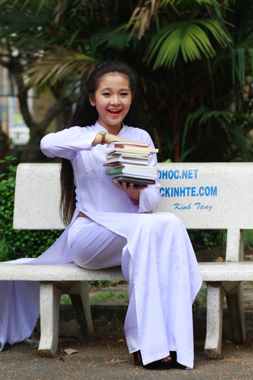 Tam Triều Dâng,bản sao angela phương trinh